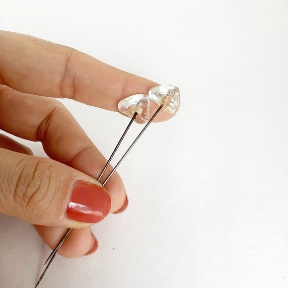 set of two glass stick pins vintage pair of clear tops pins - Picture 1 of 4